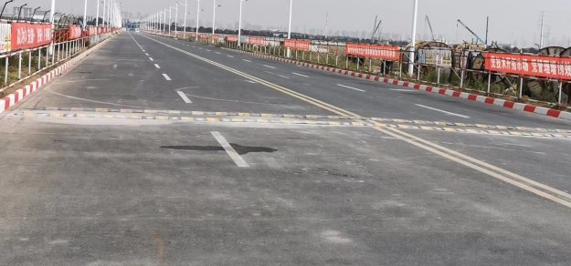 道路劃線(xiàn)施工