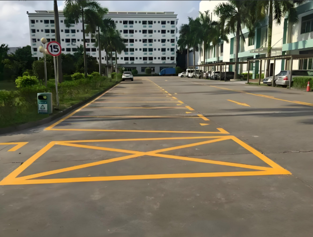 工廠(chǎng)停車(chē)場(chǎng)劃線(xiàn)